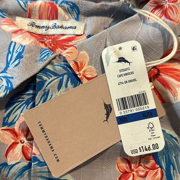NWT Tommy Bahama
Cape Hibiscus Short Sleeve Woven Camp Shirt - Picture 5 of 5